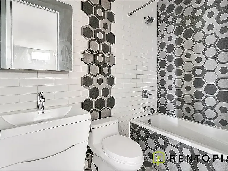 77 Berry St #2E — Photo 6