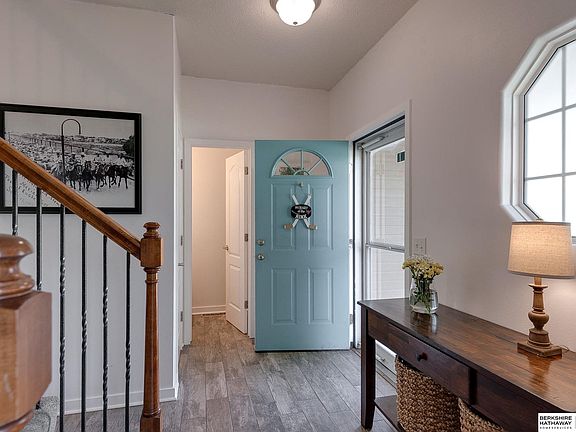 4th image of 20913 Ash St