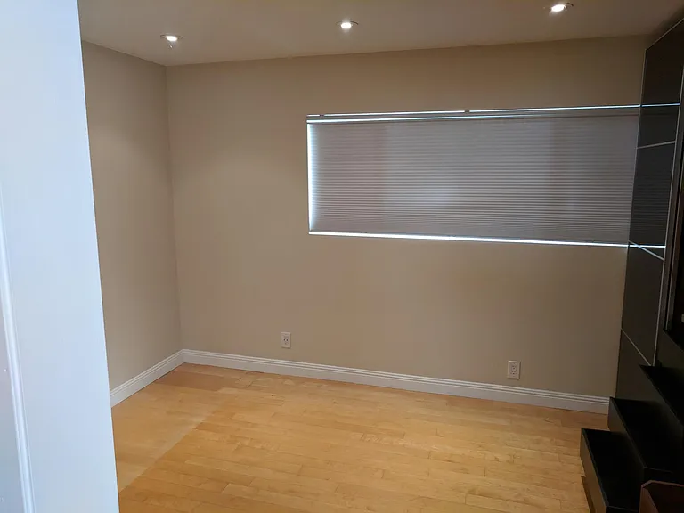 141 Corona Ave — Photo 11