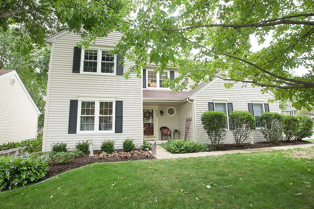 366 Colonial Cir photo 1