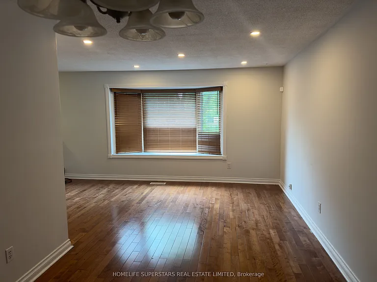215 Archdekin Dr #MAIN — Photo 10