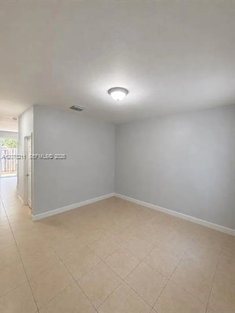 14701 SW 22nd Ter th 14701, Miami, FL 33185 — Photo 4
