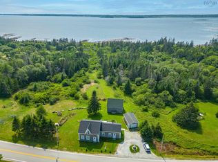 1663 Highway 3, East Pubnico, NS B0W 2A0