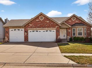 1112 William Penn Dr, Wentzville, MO 63385