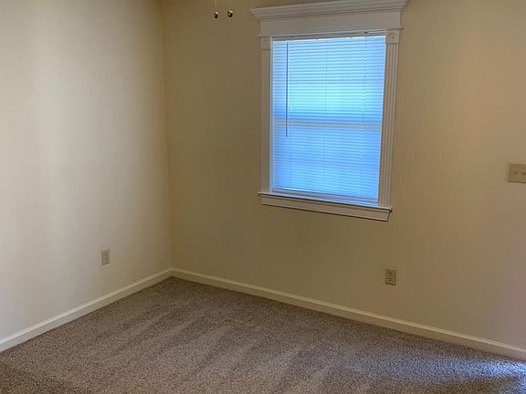 Ceiling fans and crown molding.
