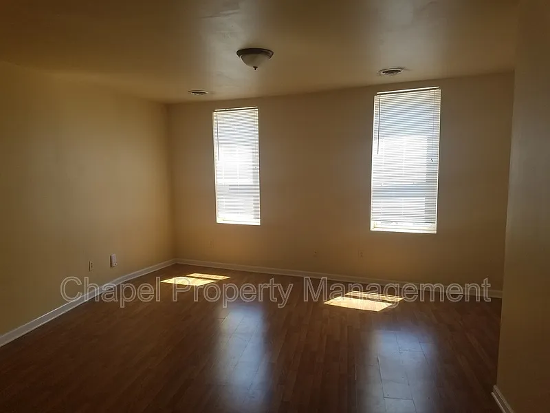 1 bed, 1.0 bath, 600 sqft, $1,200 — Photo 2