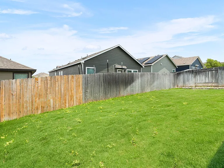 313 McLintock Rd — Photo 33