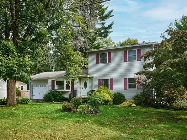 49 Redford Dr, Northampton, MA 01062