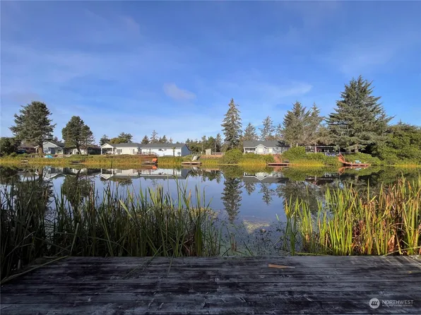 195 Canal Drive SE, Ocean Shores, WA 98569