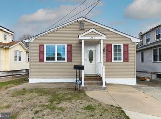 231 W Evesham Rd, Runnemede, NJ 08078