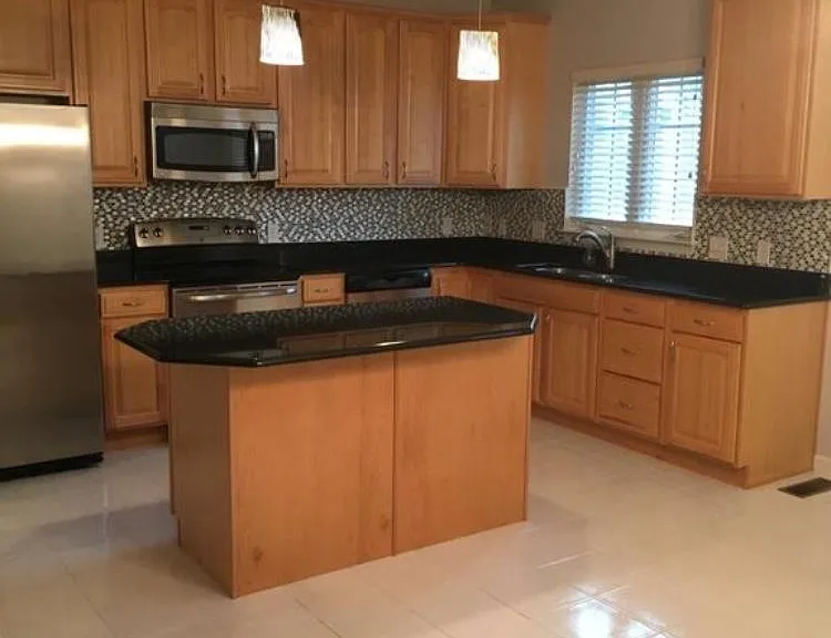 306 Fairgate Dr — Photo 4
