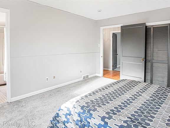 4th image of 11200 Wahrman St