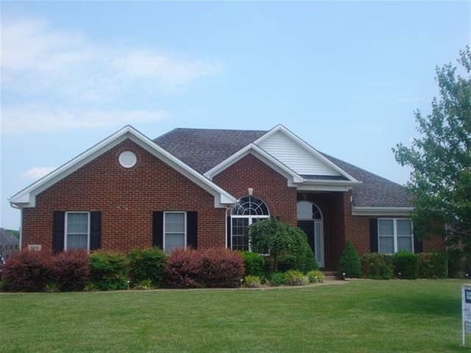 1st image of 838 Memorial Cir