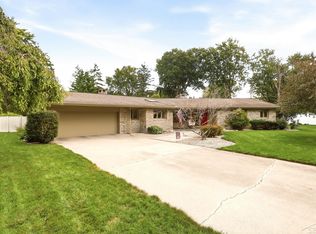 810 Fairway Dr, Saginaw, MI 48638