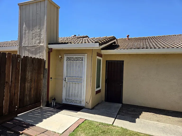 7305 Village Green Dr — Photo 3