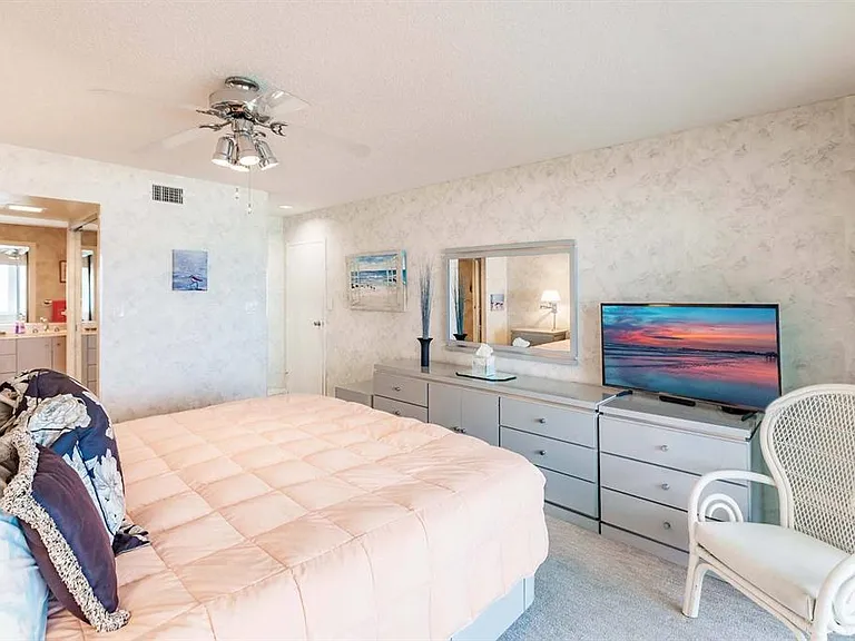 1055 W Peppertree Dr #802AA — Photo 13