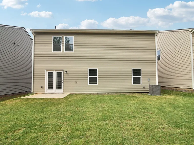 136 Saginaw Ct — Photo 18