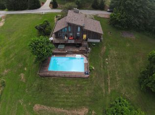 240 Country Ln, Gallipolis, OH 45631