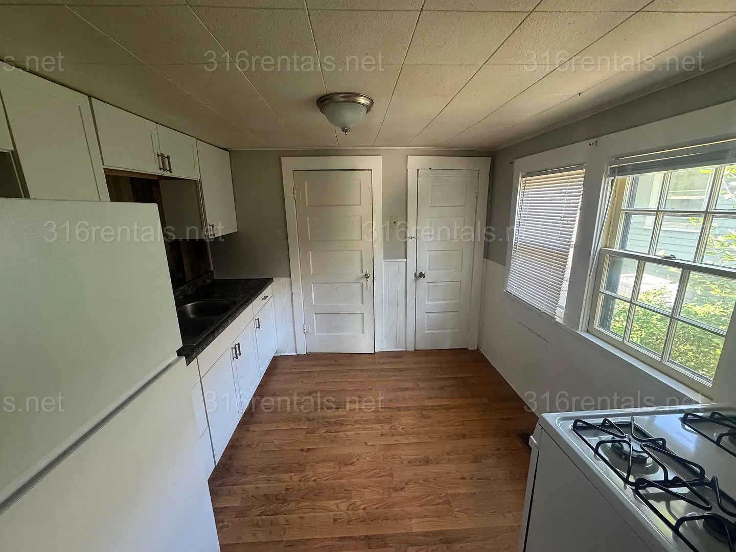 $850 - 2 bed 1 bath - Single Family Home — Photo 4