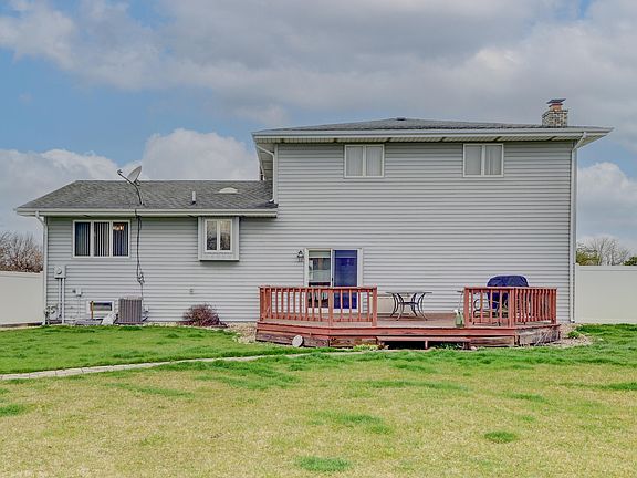 4th image of 1028 Arrowhead Dr