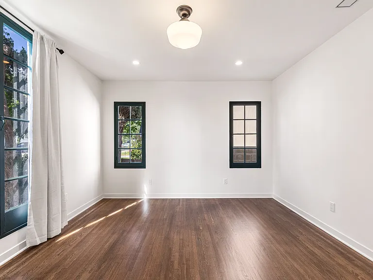 926 E Dryden St — Photo 27
