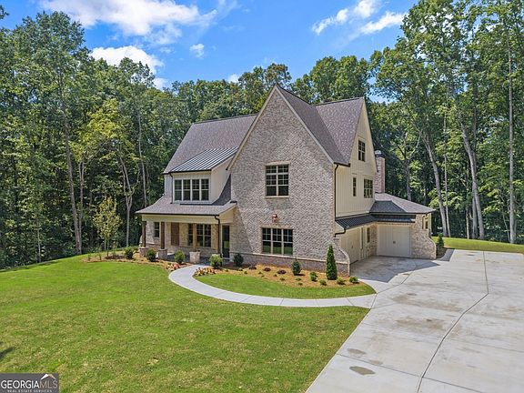 3rd image of 879 Arnold Mill Rd
