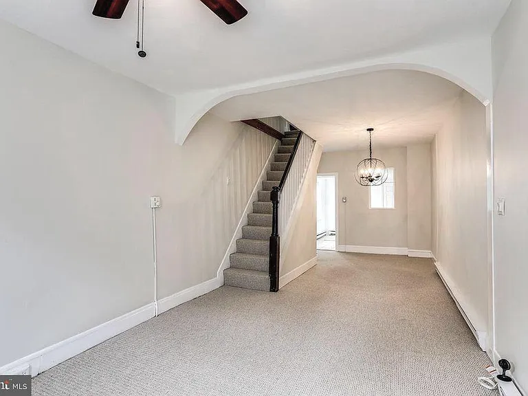616 S Chapel St — Photo 3