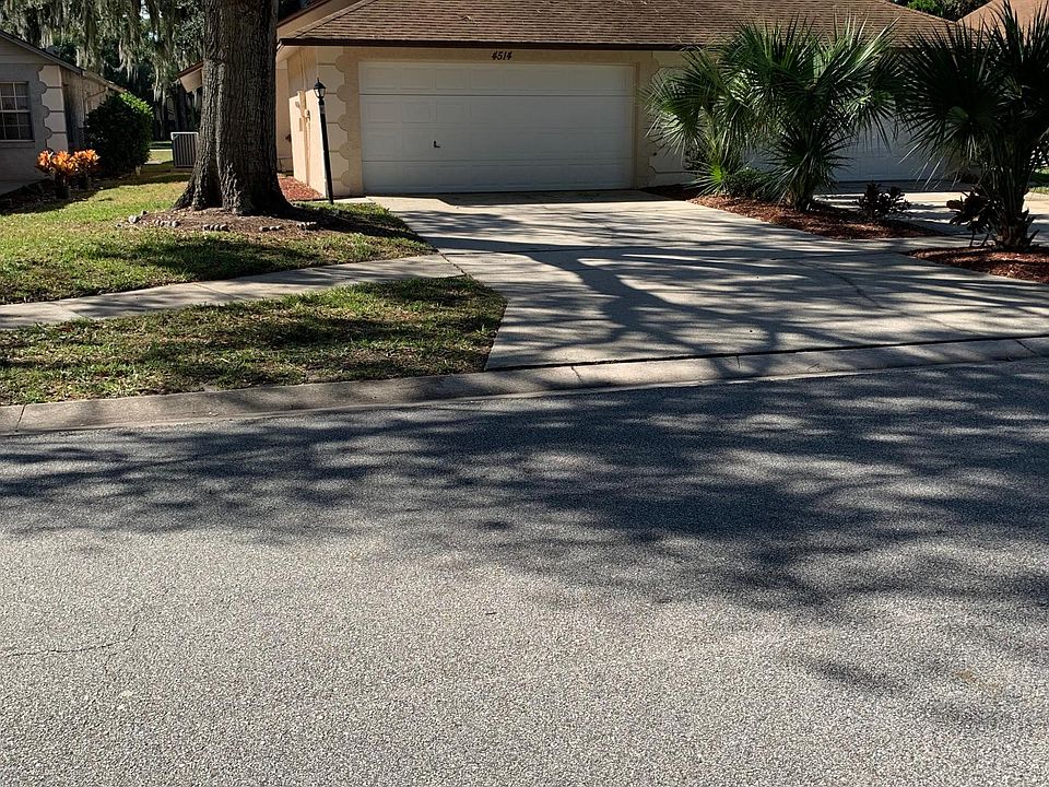 2 story Townhouse, view from street. Quiet neighborhood.