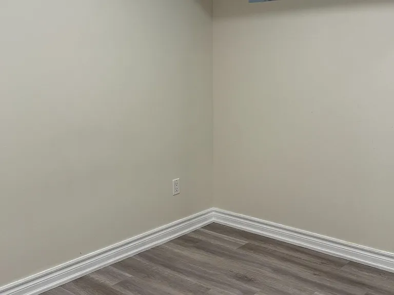 38 Hettersley Dr #BASEMENT — Photo 2