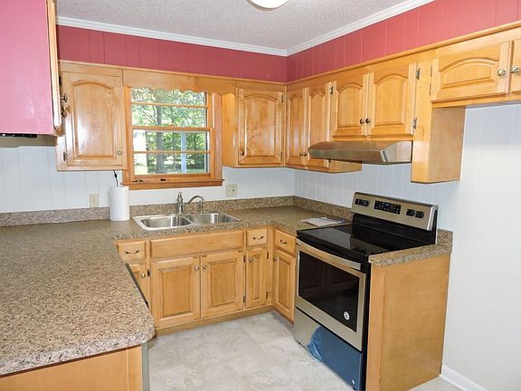 5th image of 163 Stillwood Dr