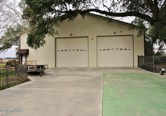 4th image of 815 Lucerne Dr