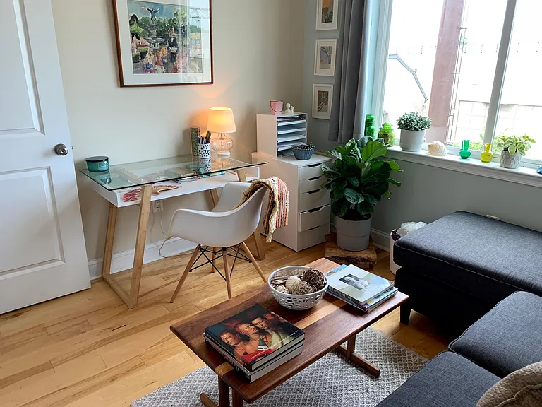 327 E Allen St #4 — Photo 14