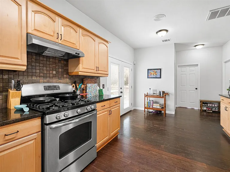 6630 Hillside Terrace Dr — Photo 8