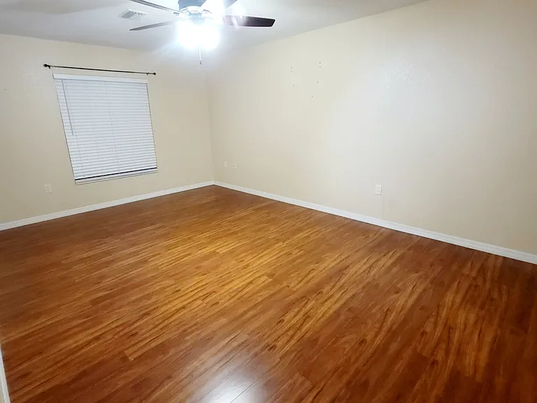 12115 Rockford St — Photo 10