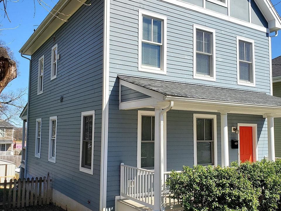 1st image of 220 E 12th St