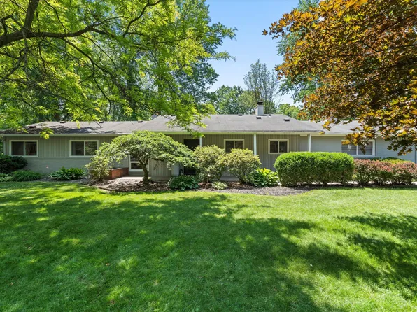 3139 Weathervane Dr, Troy, MI 48084