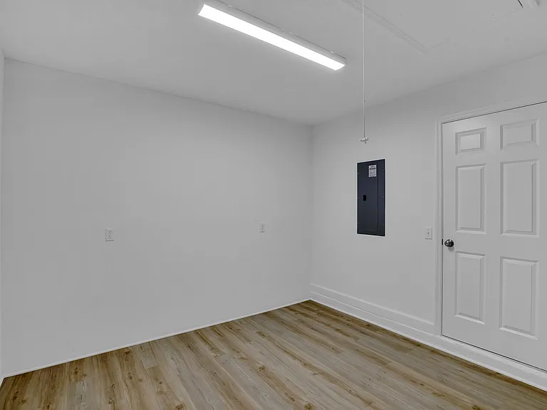 1121 19th Ave SW — Photo 20