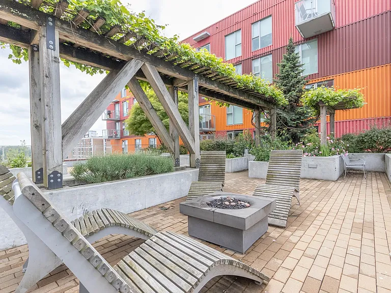 933 Hastings St E #712 — Photo 33