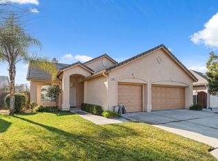 2815 E Deyoung Dr, Fresno, CA 93720