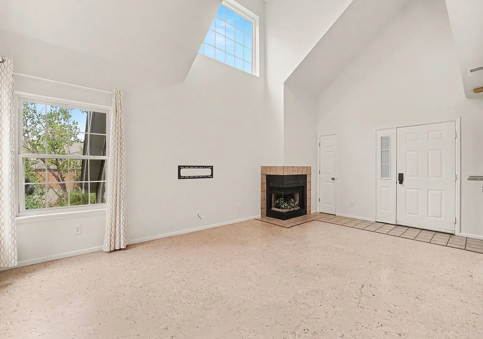 Bright Top-Floor 2 Bed, 2 Bath Condo with Loft & Vaulted Ceilings — Photo 1