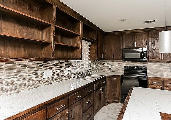 5th image of 4542 Buckingham Dr