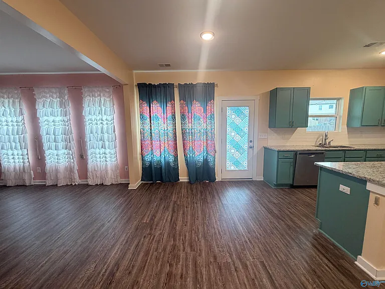 4200 Textile Ln SW — Photo 8