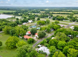 101 E Reed St, Randolph, TX 75475