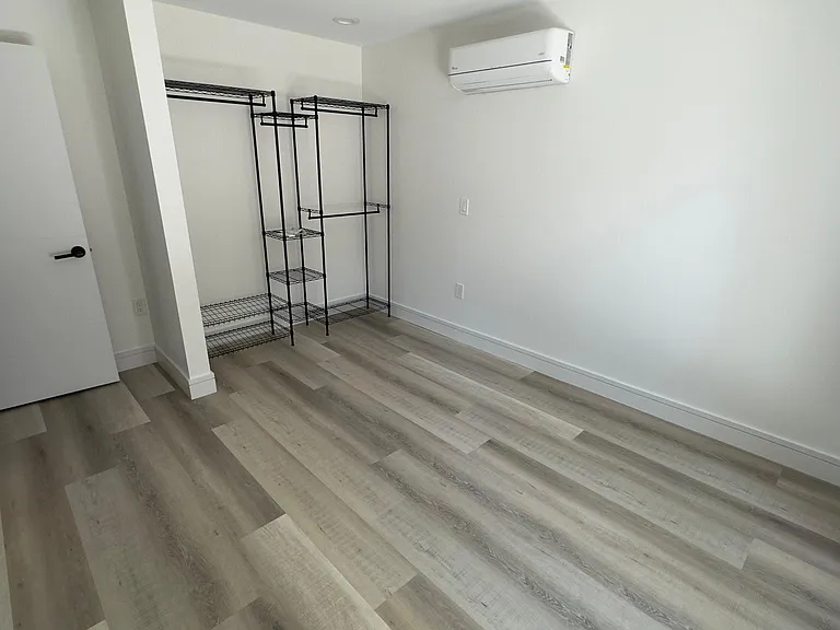 1014 Akio Way — Photo 6