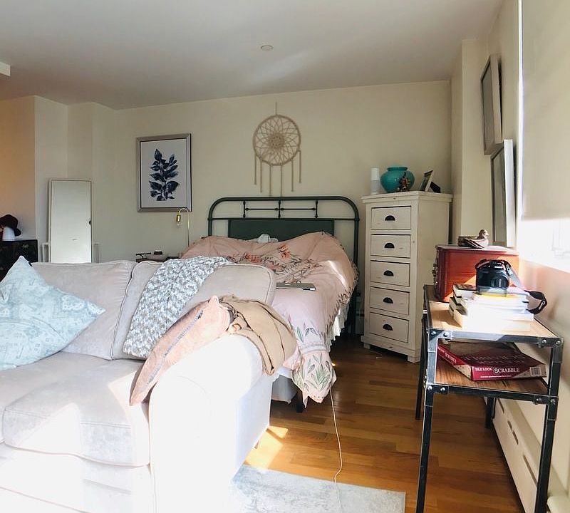2nd image of 3176 37th St #3F