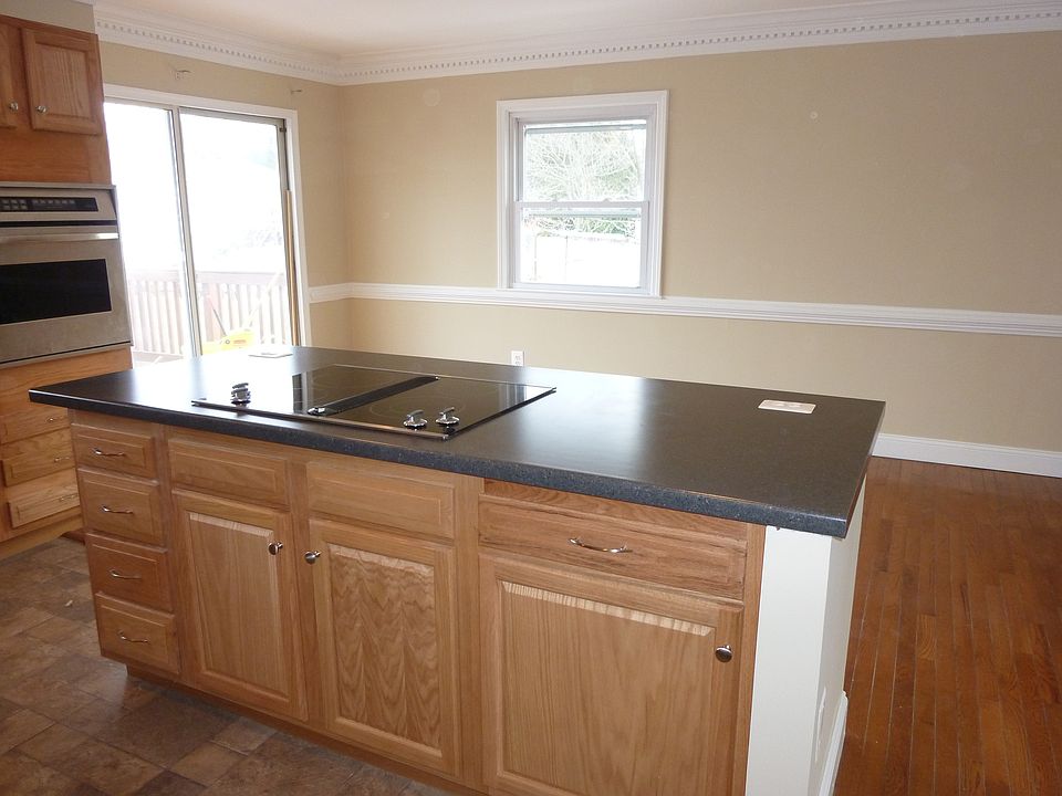 2nd image of 510 N Alder Ave