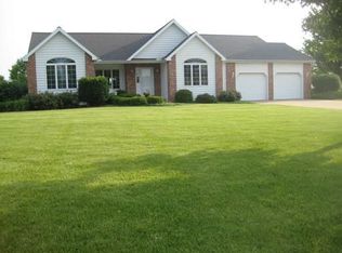 20 Oak Ridge Dr, La Salle, IL 61301