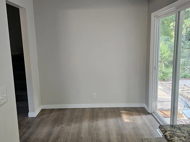 1137 S Bryan Ave — Photo 4