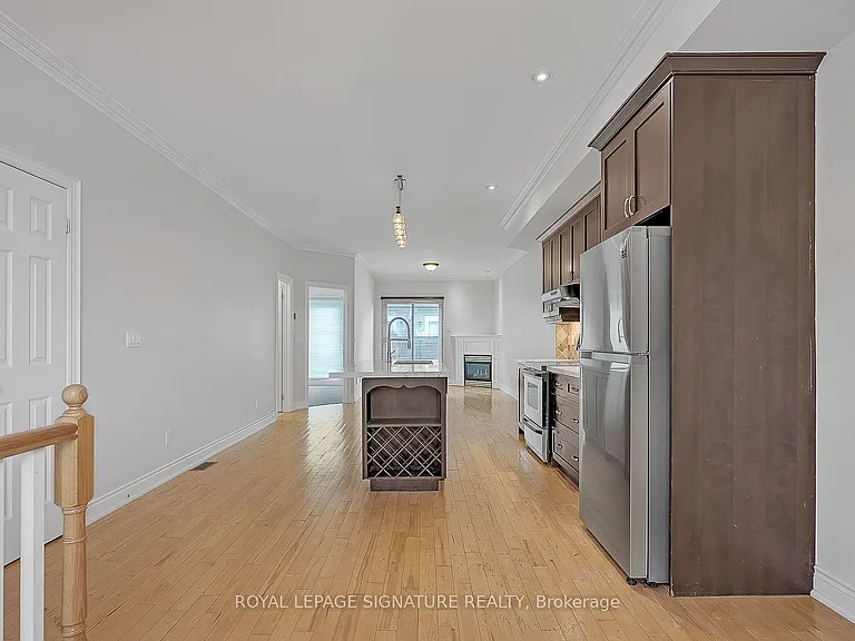 1019A College St — Photo 8