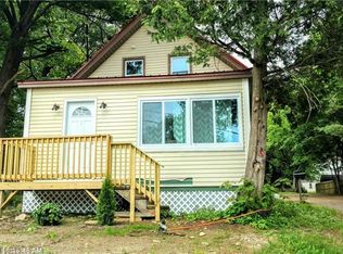 8 S Belfast Ave, Augusta, ME 04330